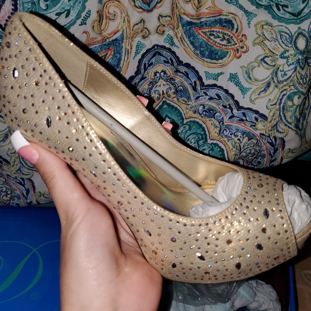 Heels - Picture 4 of 5